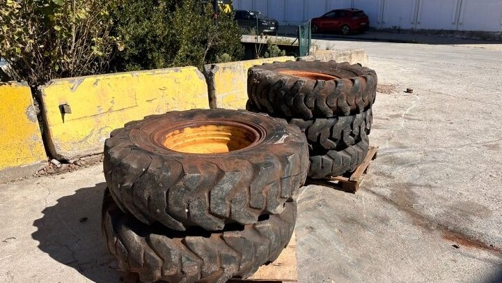 - TIRE SET 14.00-24